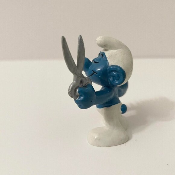 Vintage Smurfs Figure Barber Hair Stylist PEYO Comb Scissors PVC Toy - Picture 2 of 11